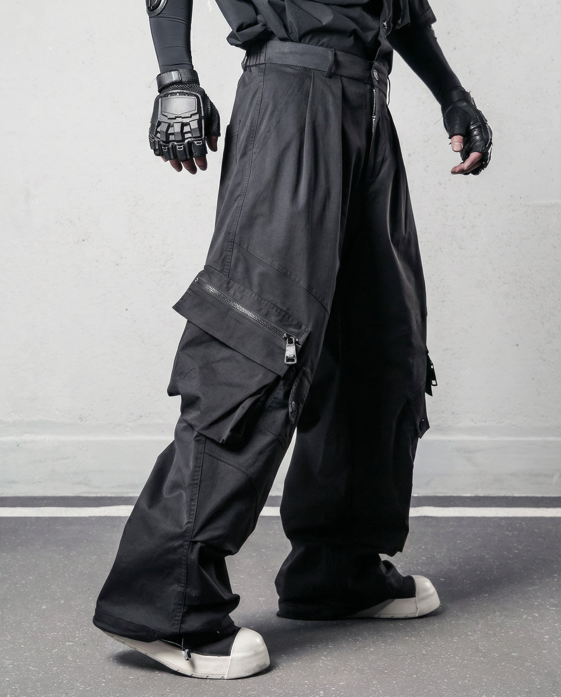Oversized Multi-Pocket Cargo Techwear Pants - Wasteland Style