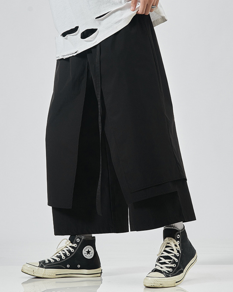 hakama pants,techwear pants,mens streetwear outfits,cyberpunk pants,black cargo pants,black cargo pants mens,black cargo pants outfit,ninja pants,ninja cargo pants,baggy ninja pants,black ninja pants
